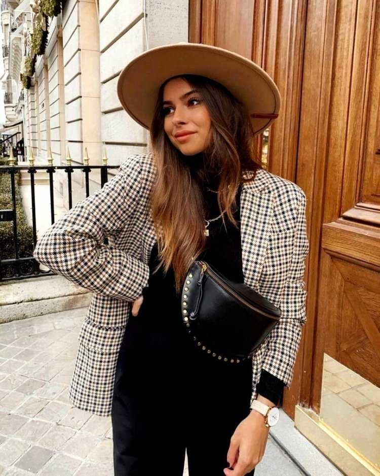 Стильная элегантная женщина