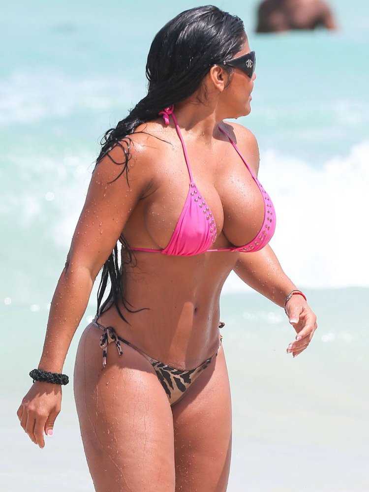 Фитнес модель Gracyanne Barbosa