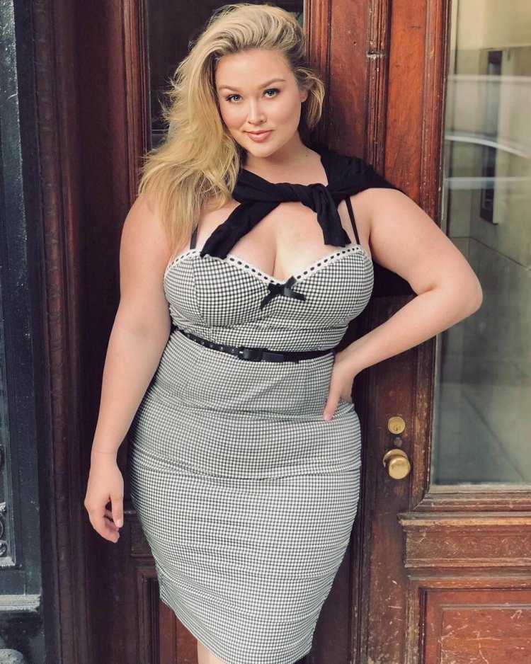 Iskra Lawrence в бикини