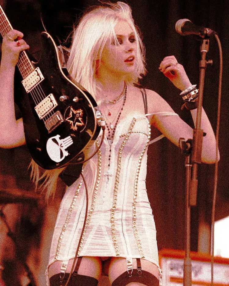 Претти реклесс солистка