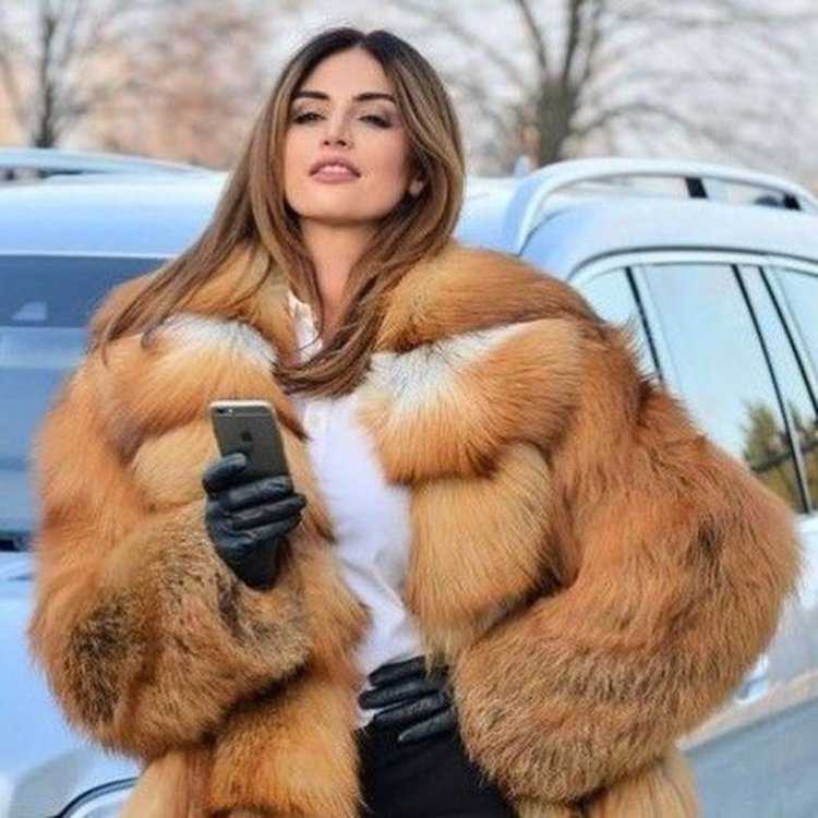 Даниелла Димитровска fur Coat