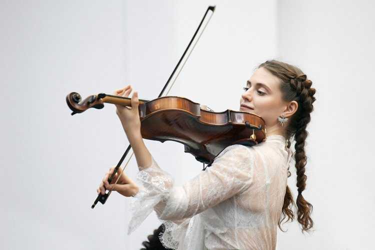 Русская скрипачка девушка8