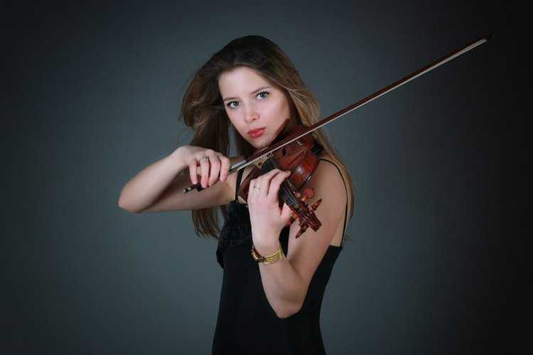 Торри ДЕВИТО скрипачка