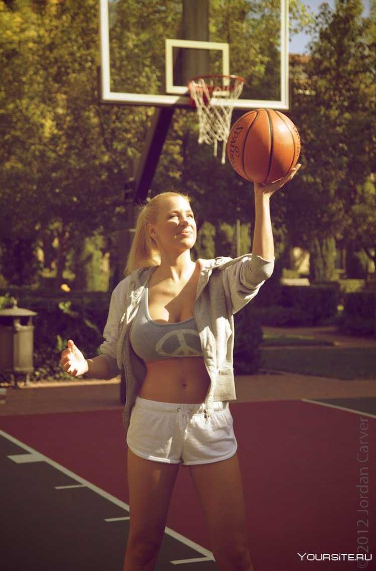 Джордана Карвер баскетбол