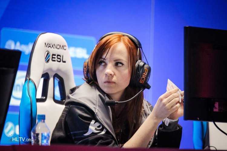 Киберспортсменка Ксения