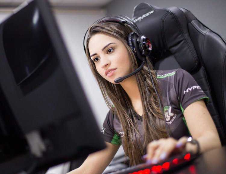 Маргарита Ковальчук киберспортсменка