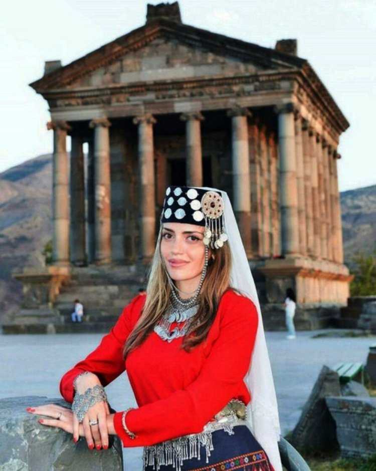 Лори Армения народный костюм