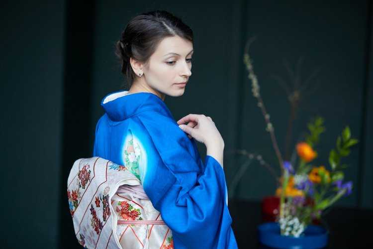 Русская девушка в кимоно
