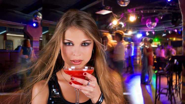 Девушки в клубе