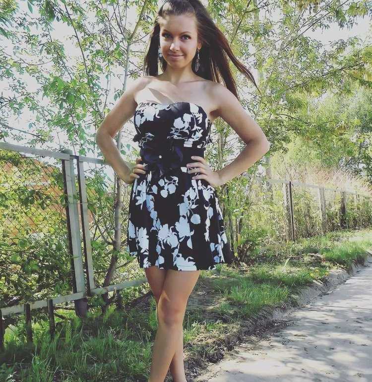 Домашний фотоальбом девушки