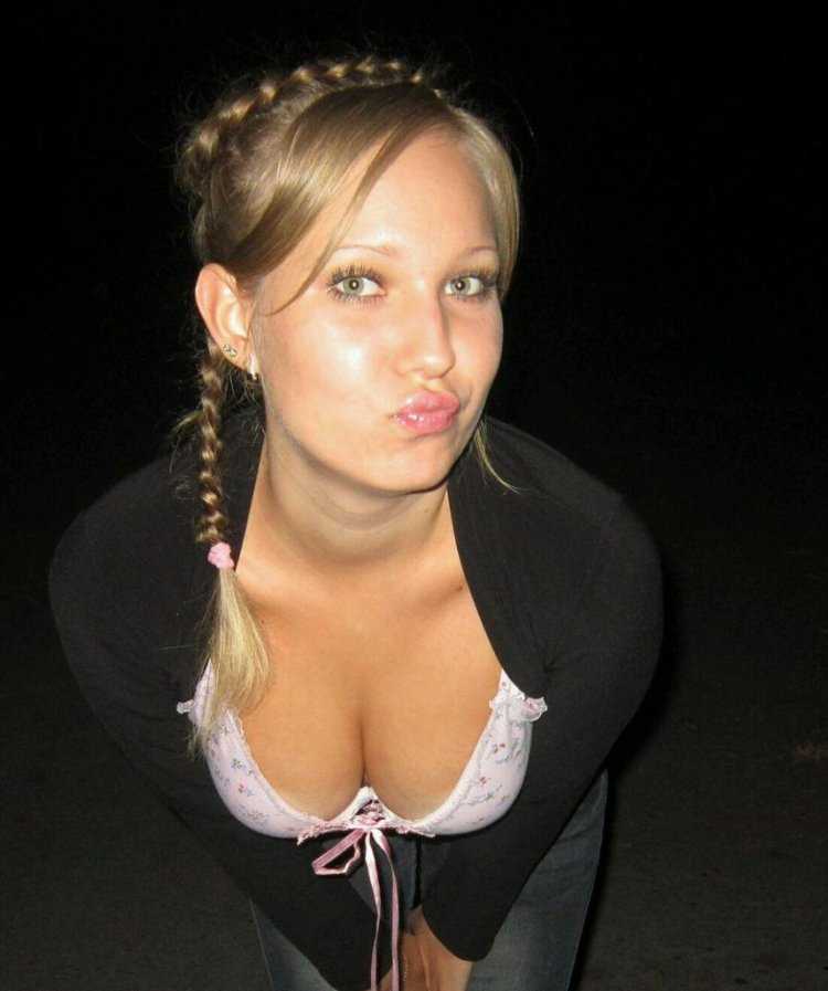 Домашние девушки в колготках