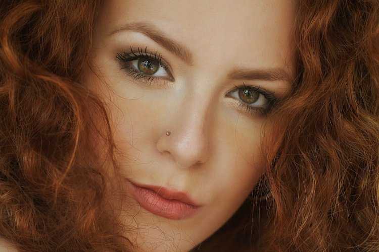 Макияж для зелёных глаз и рыжих волос