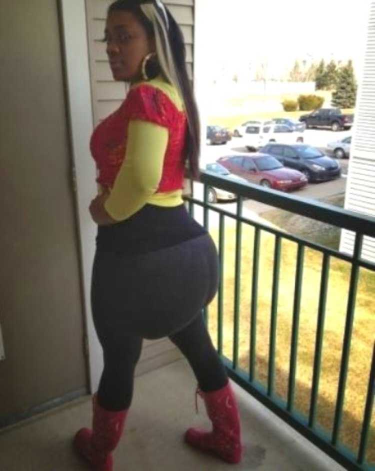 Самая большая силиконовая жопа55