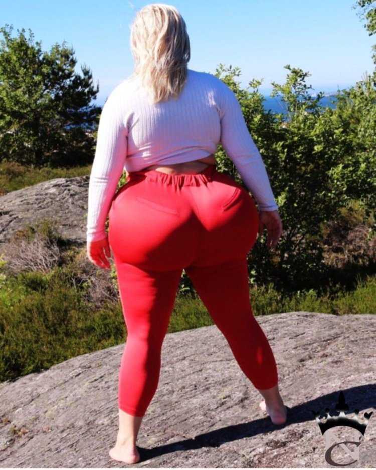 Светская львица Наташа Краун