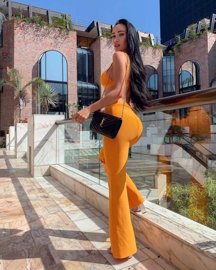 Селфи ягодиц