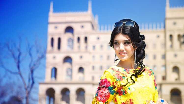 Азиза Махкамова