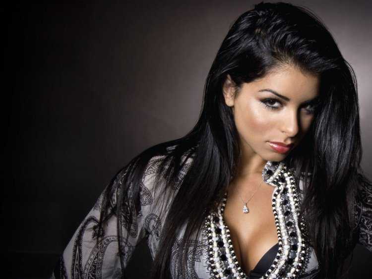 Красавицы брюнетки