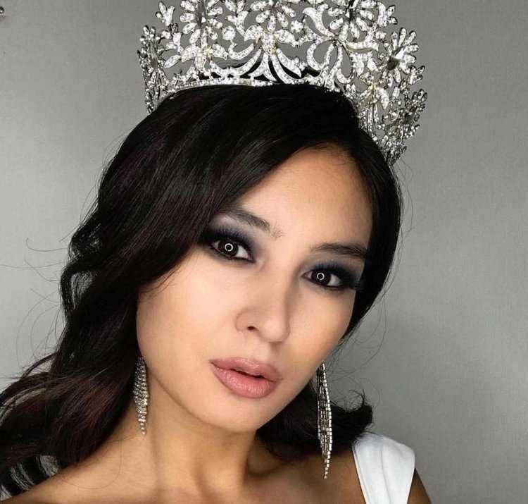 Айжан Асемова бикини