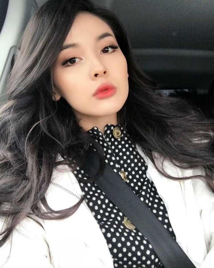 Казашка Рамина Канатаева