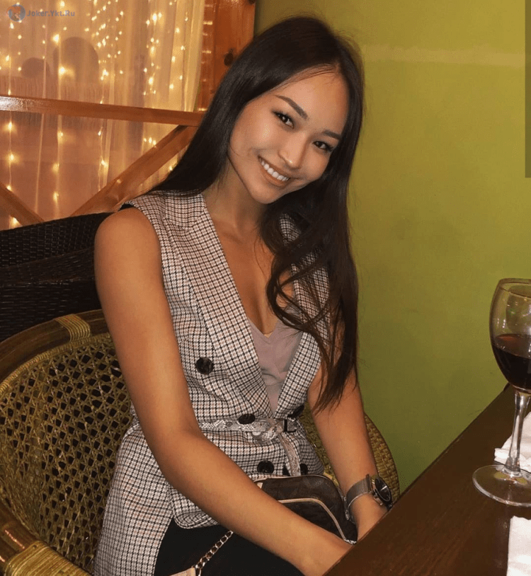 Мария Шантанова модель из Бурятии