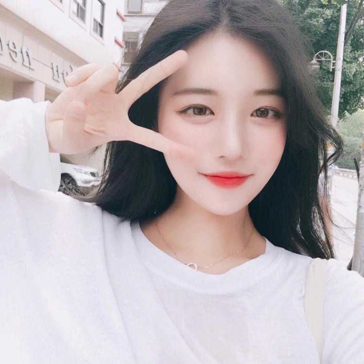 Корейская девушка в инстограмме