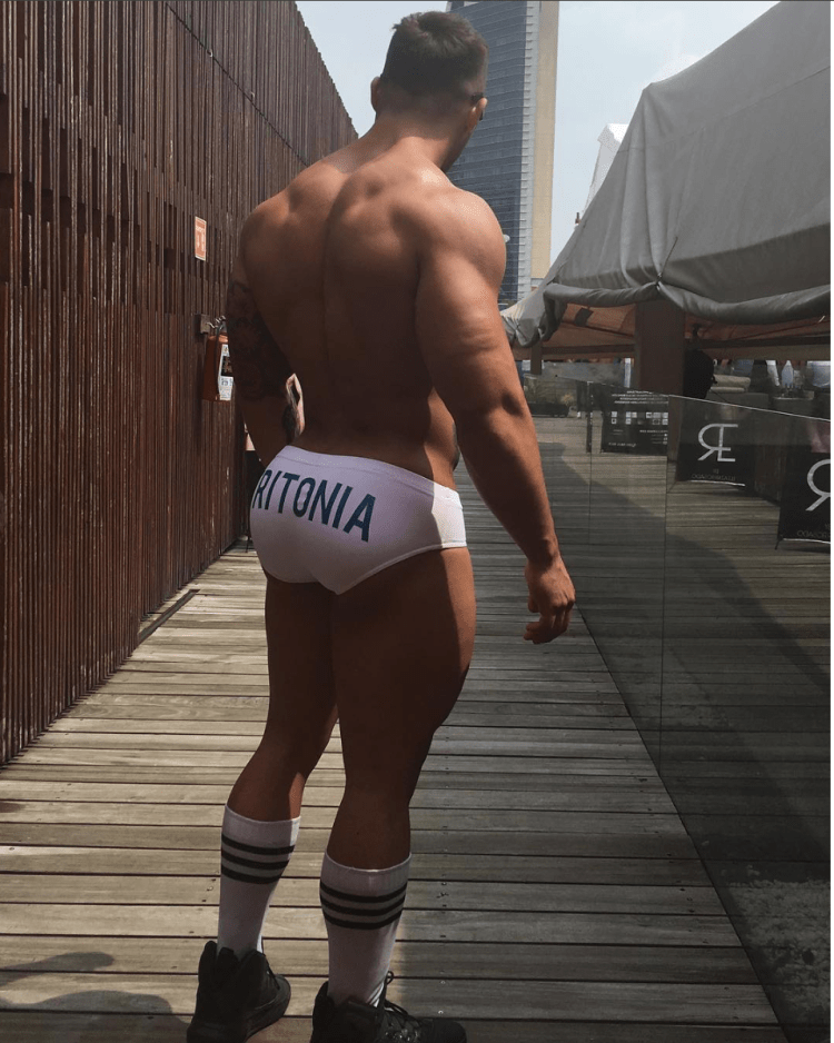 Красивые мужские задницы