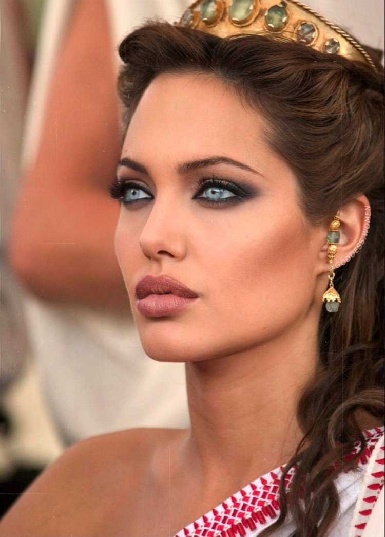 Александр Анжелина Джоли