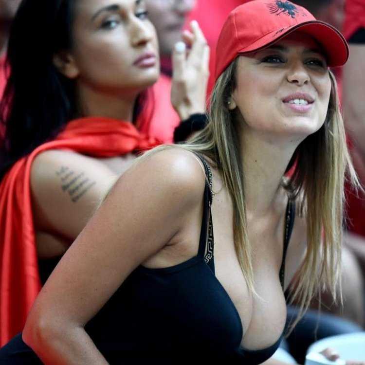 Албанские болельщицы на евро 2016