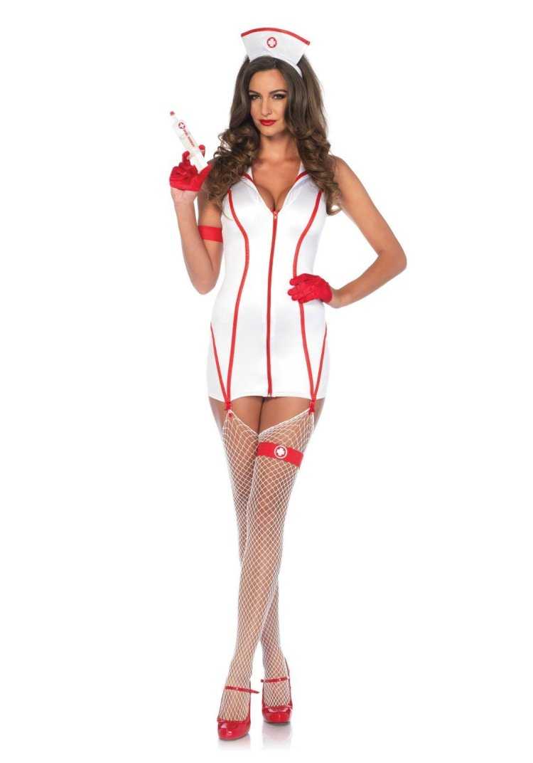 Красивые девушки в костюме медсестры