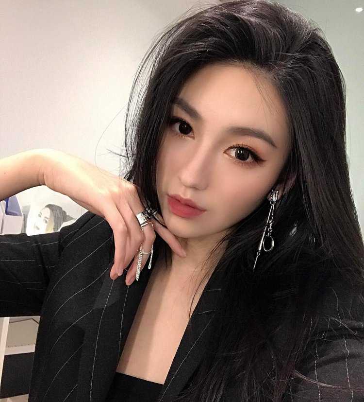Ким Дабин кореянка макияж