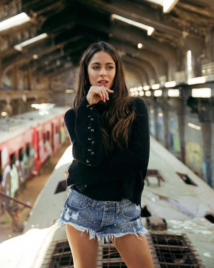 Итальянская модель Кристина Буччино