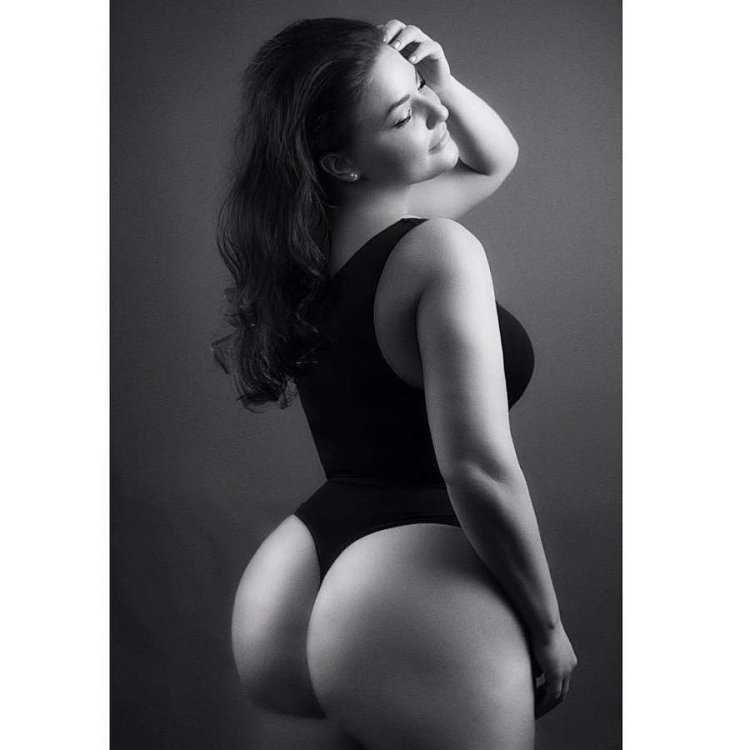 Юлия Лаврова модель плюс сайз