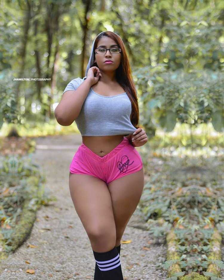 Cecibel Vogel в бикини