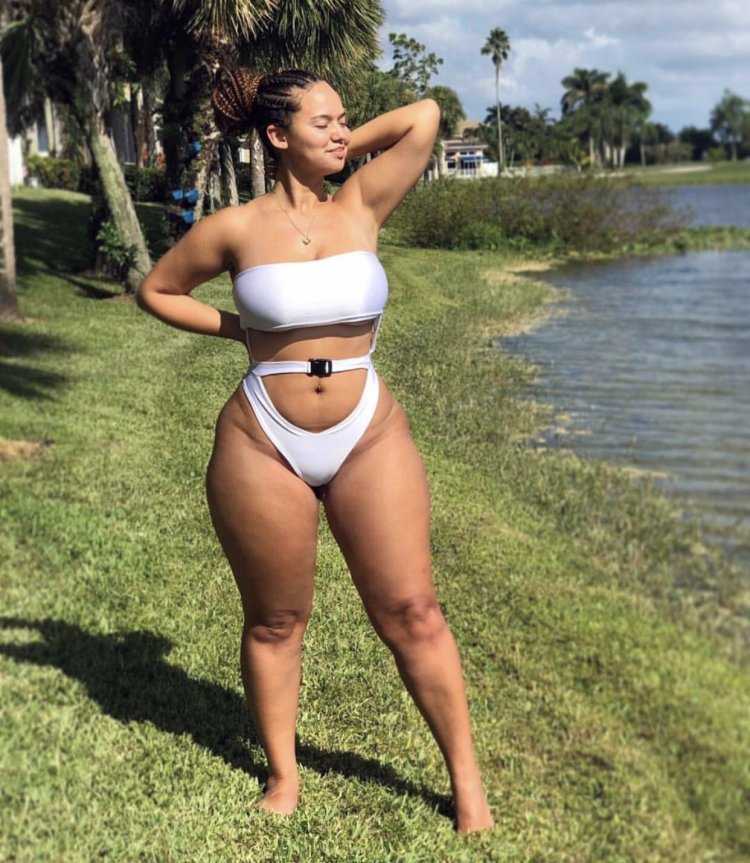 Plus-Size модель Ирена Дрези