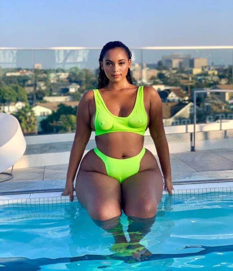 Maria Villalba бикини