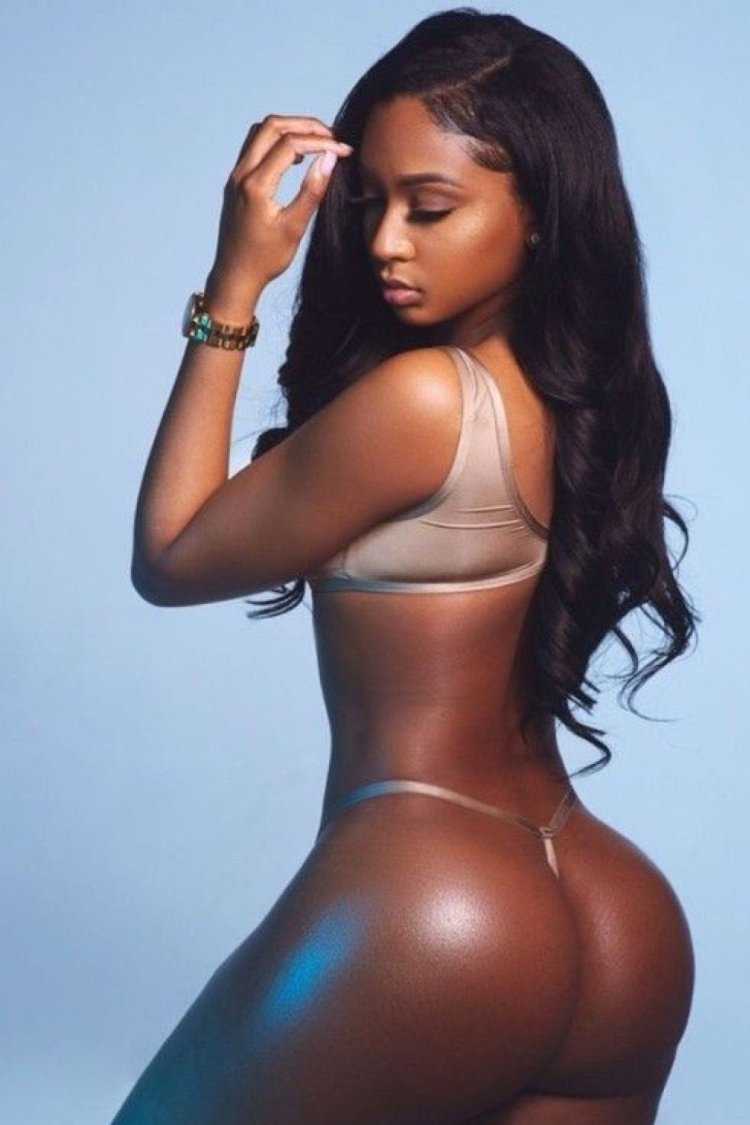 Девушки с силиконовыми ягодицами