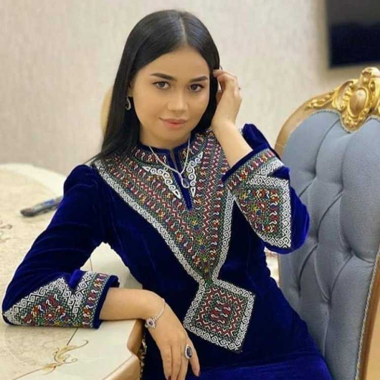 Азимова туркменка певица