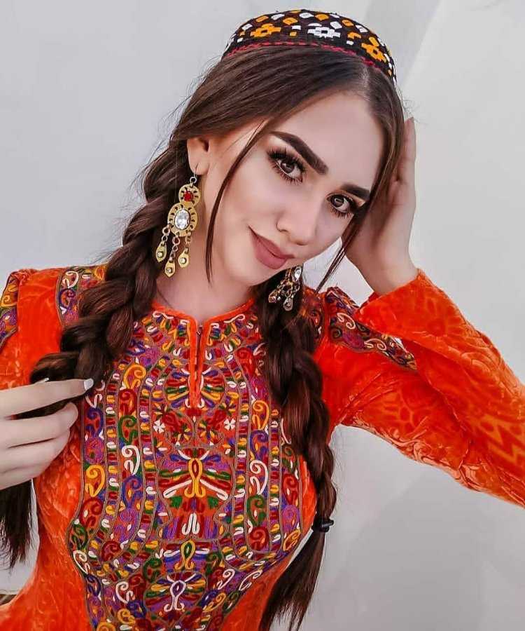 Азимова туркменка певица