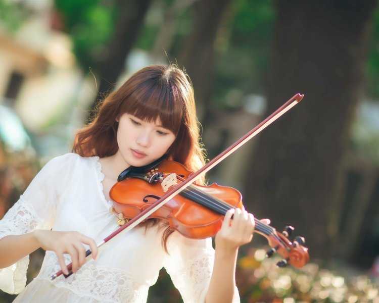 Елена Мансурова скрипачка