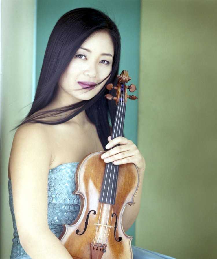 Мин Ким скрипачка