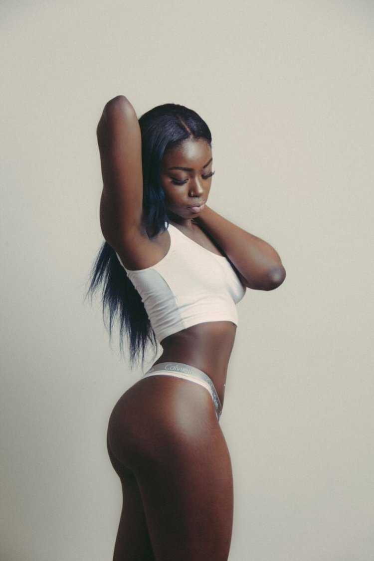 Bria myles в белье