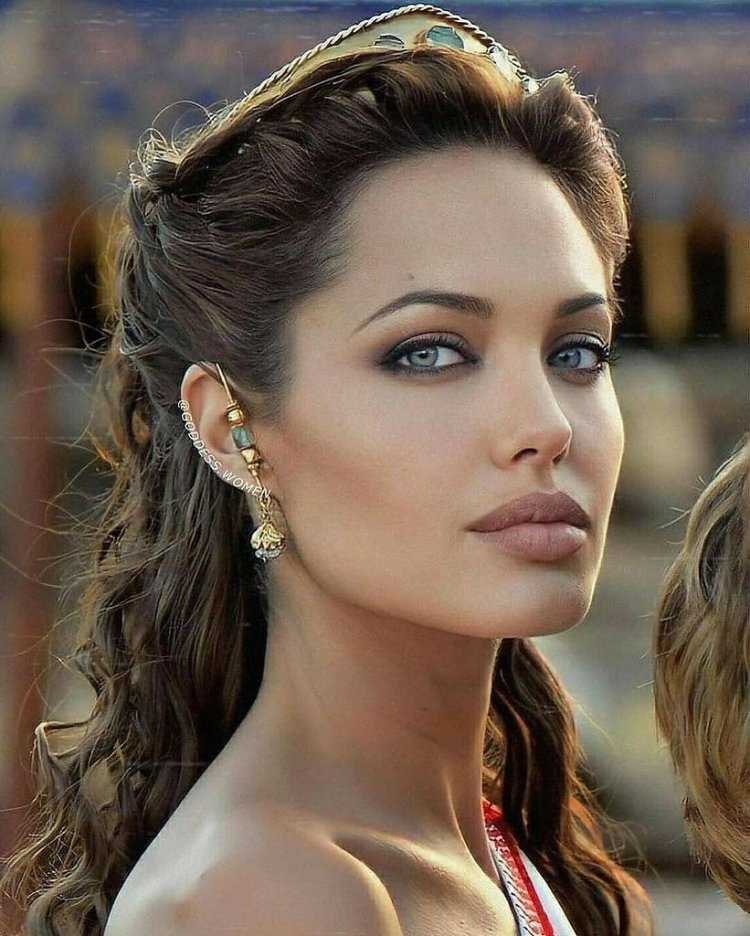 Анджелина Джоли Александр