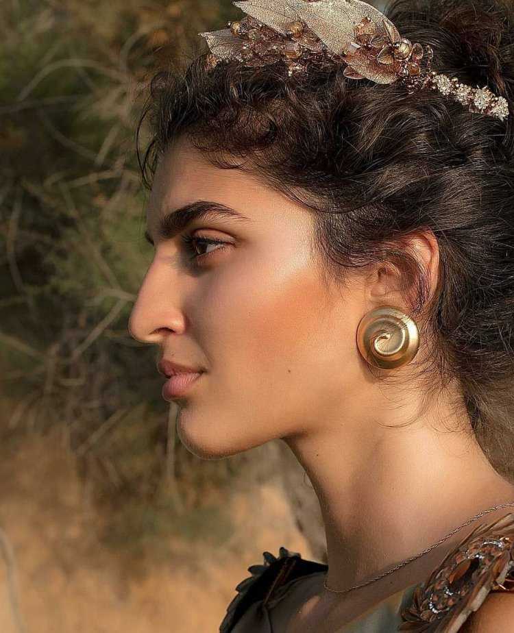 Андри КАРАТОНИ модель