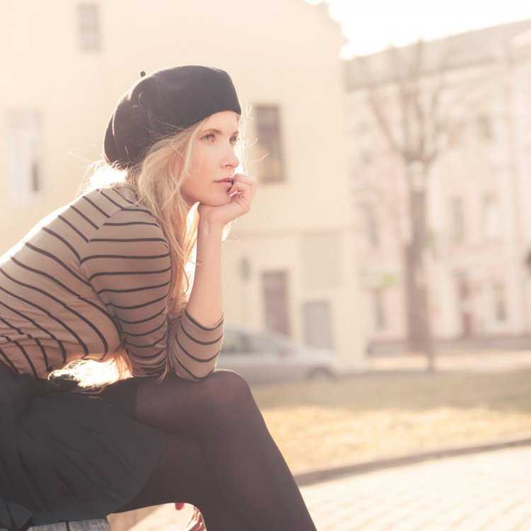 Белые джинсы уличная мода