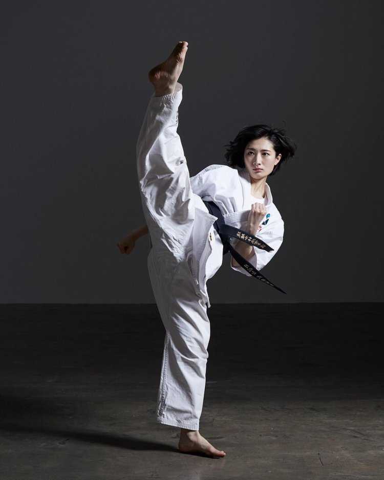 Рина Такэда каратистка