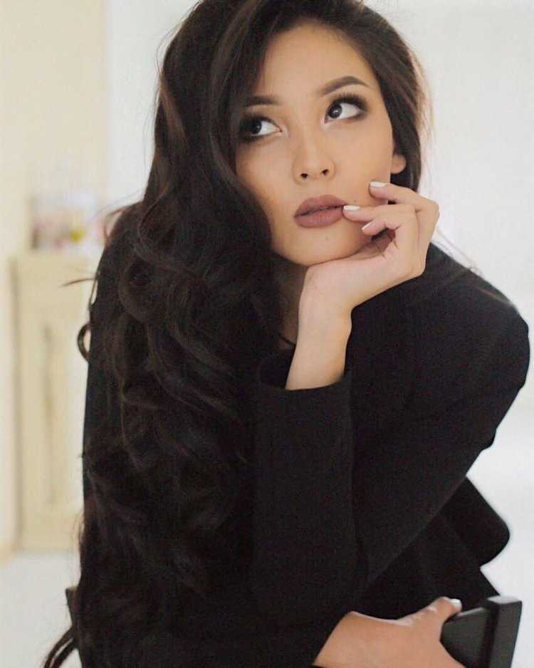 Казахская певица Айдана Меденова