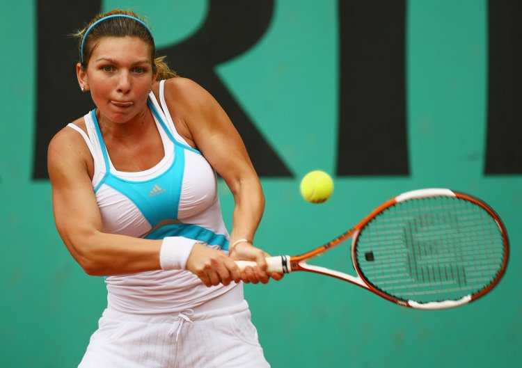 Румынская теннисистка Симона Халеп до и после операции