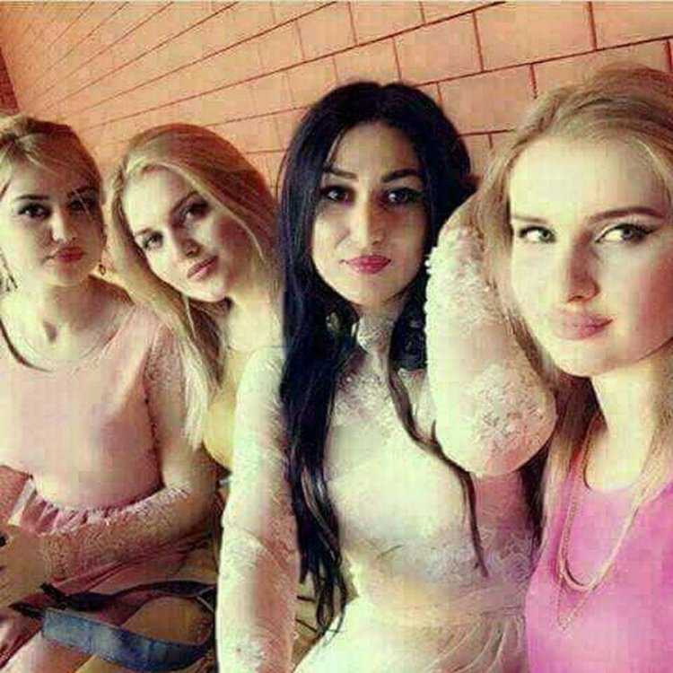Чеченки подружки
