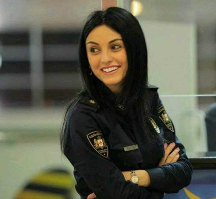 Грузинская полиция девушки