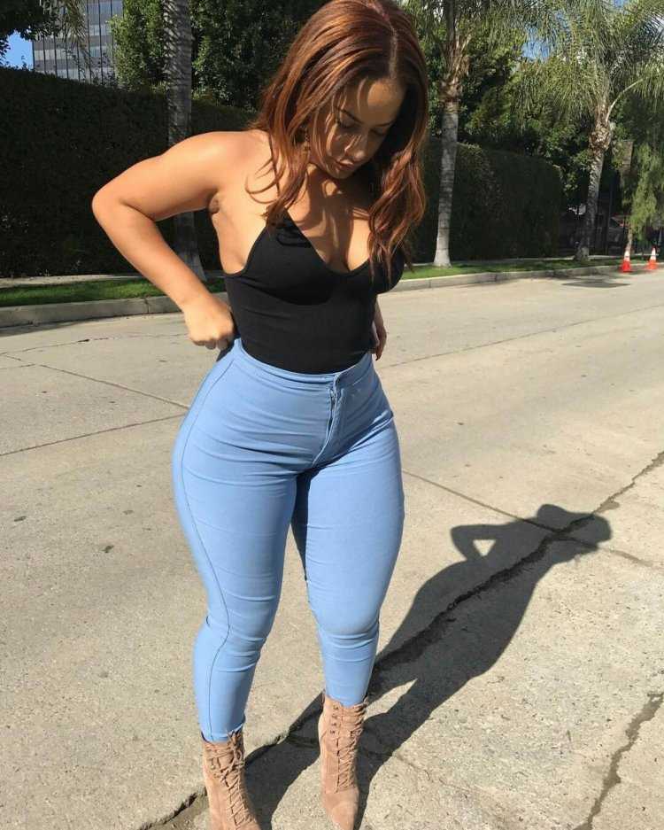 Латинские попки ебутся